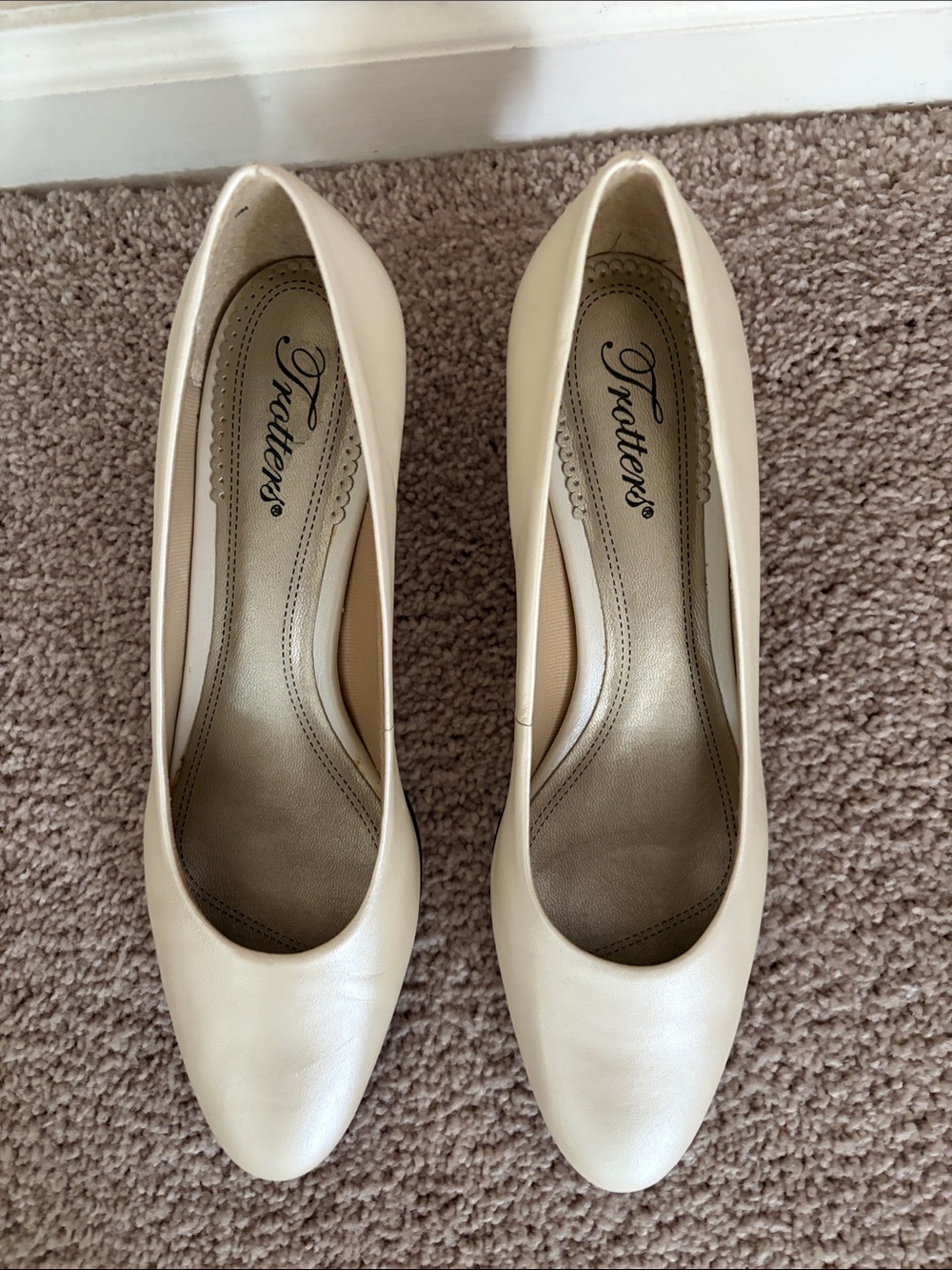 Trotters Cream Leather Heels New size 9 N made in Brazil - Picture 2 of 4